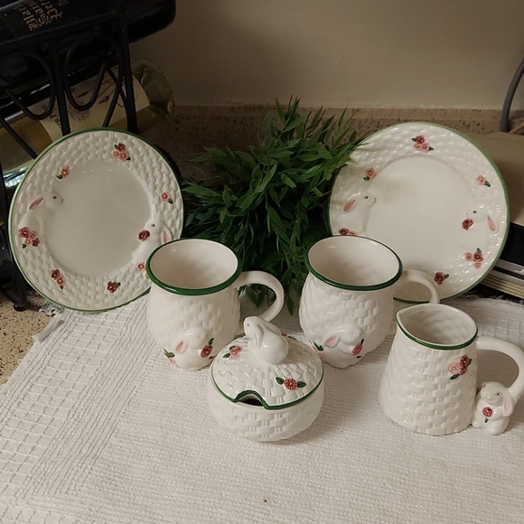 1994 Avon Bunny Collection - Picture 1 of 9